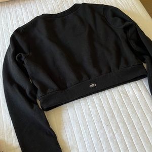 Cropped Alo pull over